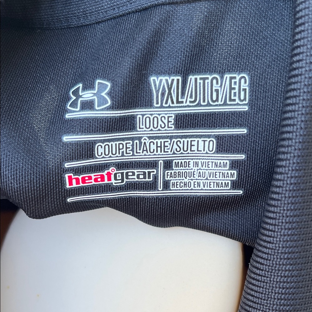 New Under Armour youth Polo Shirt in Black with White Logo - Picture 2 of 14